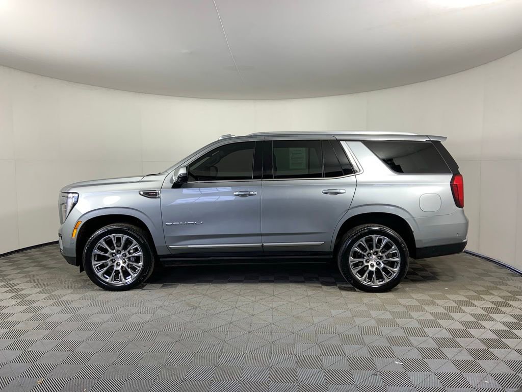 Used 2025 GMC Yukon Denali w/ Sun & Power Step Package image 6