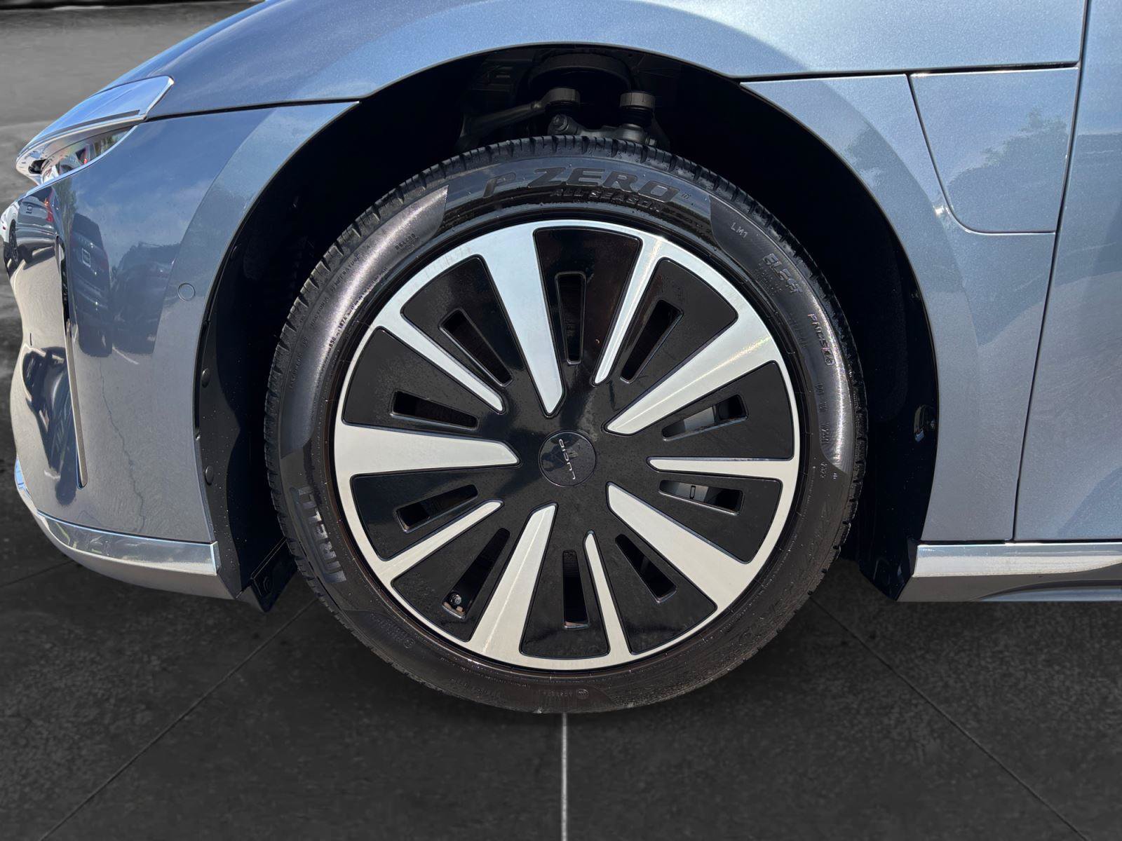 Used 2024 Lucid Air Pure RWD image 10