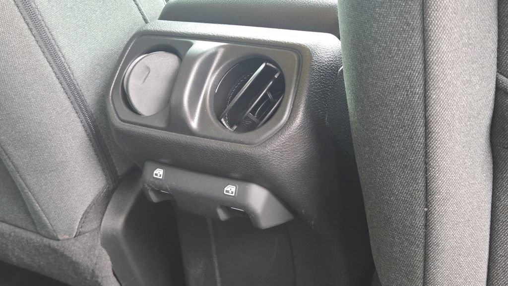 Used 2024 Jeep Wrangler Unlimited AWD/4WD image 34