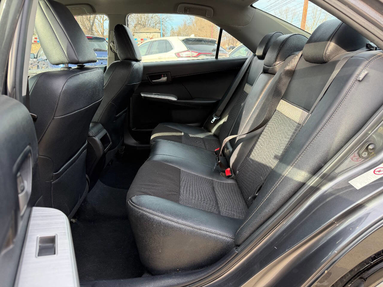 Used 2012 Toyota Camry SE image 12
