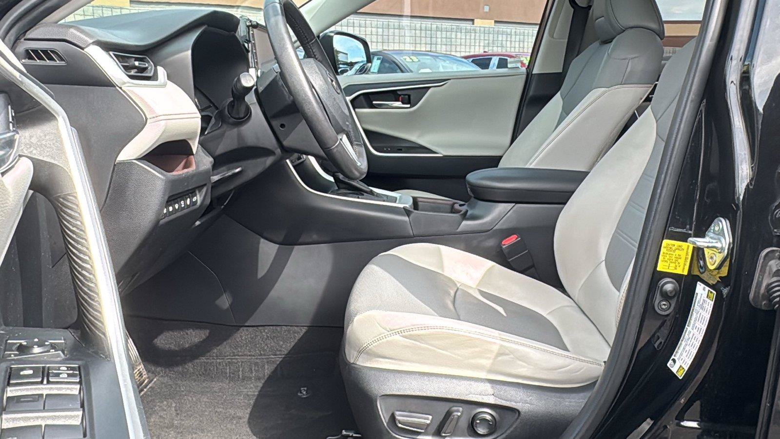 Used 2021 Toyota RAV4 Limited FWD image 23