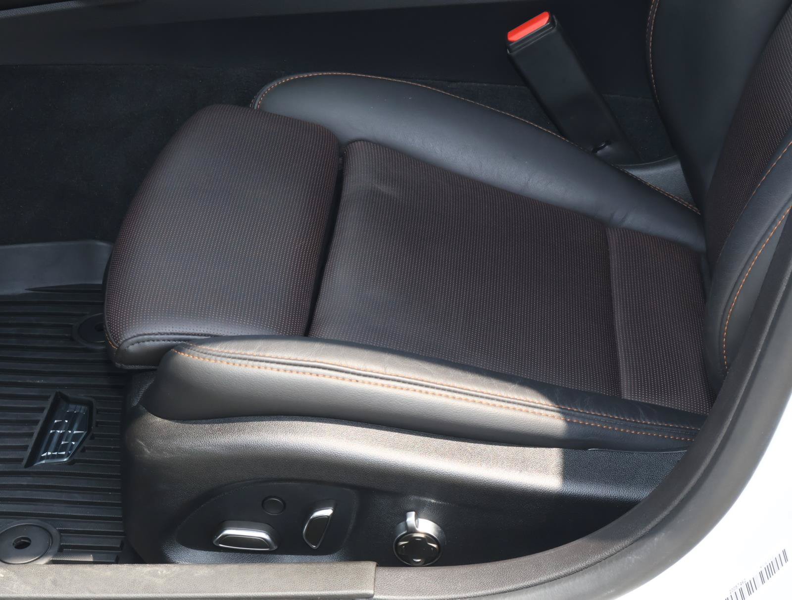 Used 2022 Cadillac CT5 V w/ Premium Package RWD image 19