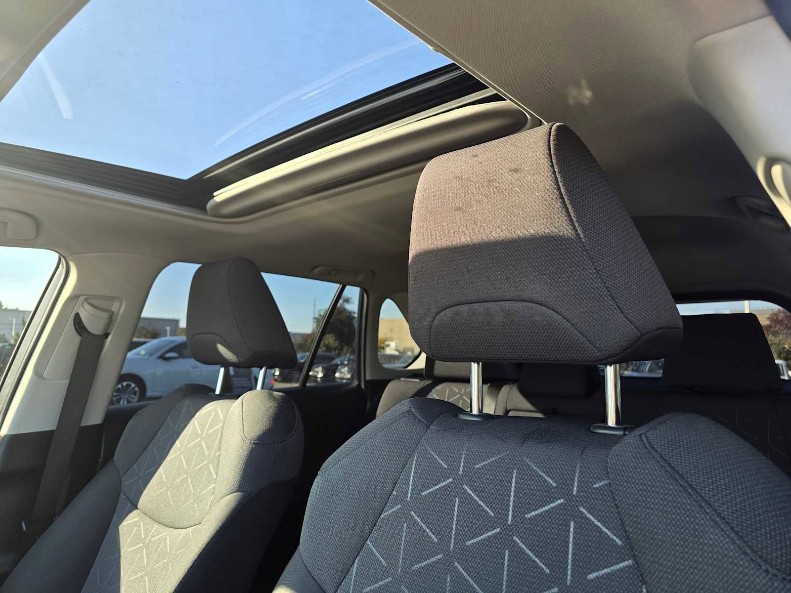 Used 2022 Toyota RAV4 XLE image 23