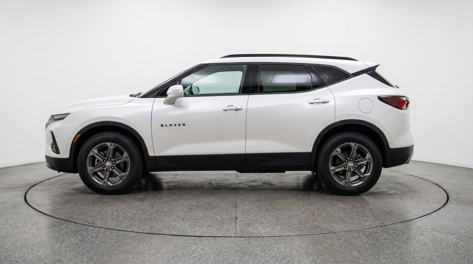 Used 2025 Chevrolet Blazer LT FWD image 5