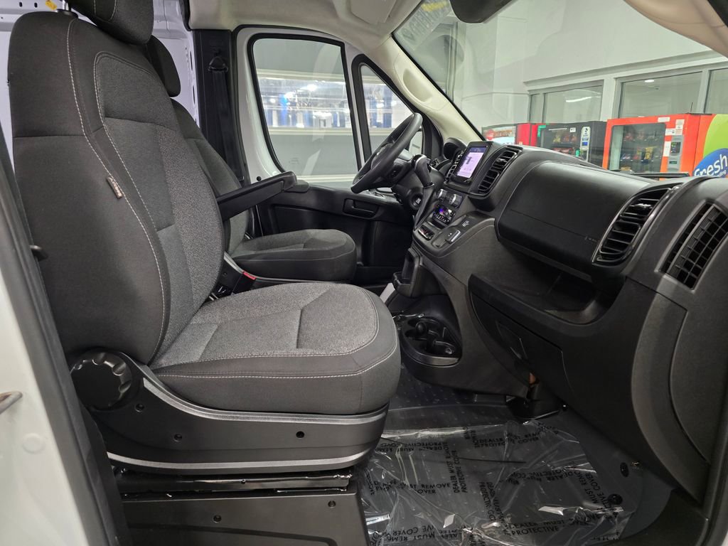 Used 2024 RAM ProMaster 2500 w/ Convenience Group image 25