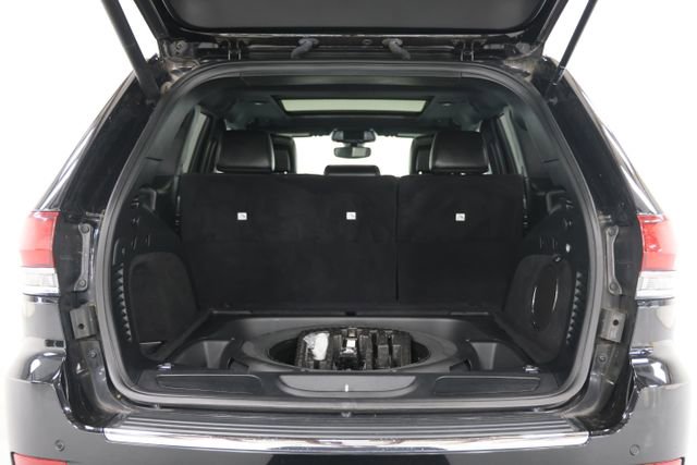 Used 2020 Jeep Grand Cherokee Limited w/ Luxury Group II AWD/4WD image 16