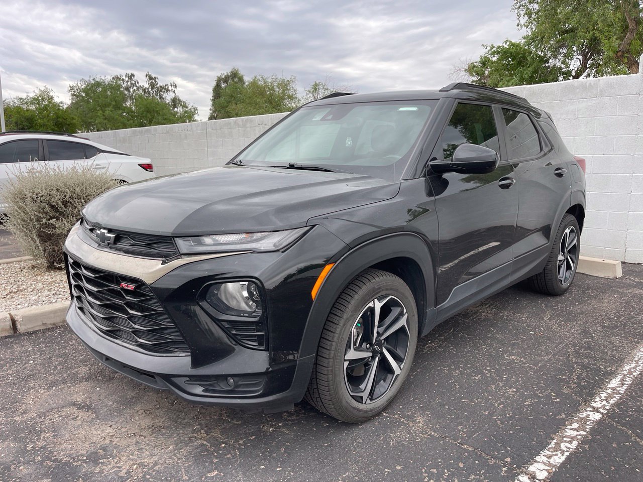 Used 2023 Chevrolet TrailBlazer RS w/ Convenience Package FWD image 2