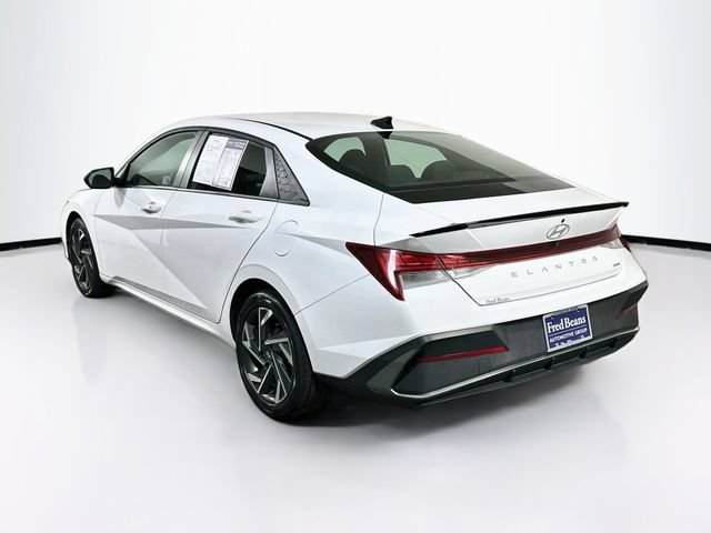 Used 2025 Hyundai Elantra SEL FWD image 6