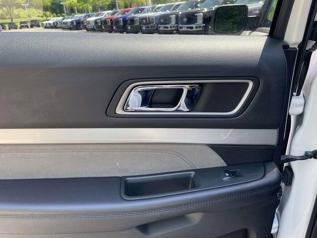 Certified 2017 Ford Explorer XLT w/ Equipment Group 202A image 24