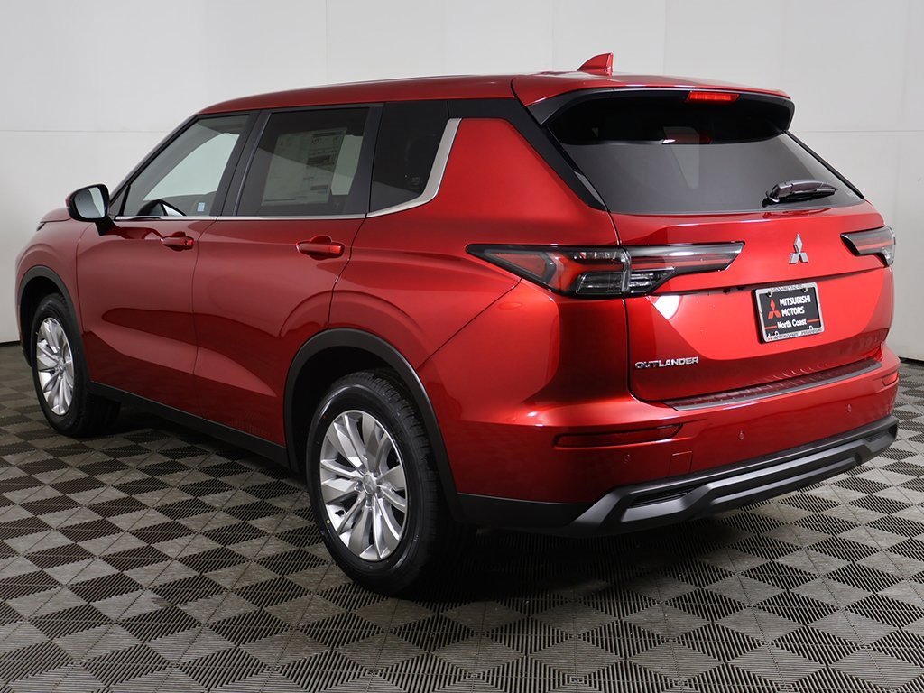 New 2026 Mitsubishi Outlander ES image 10