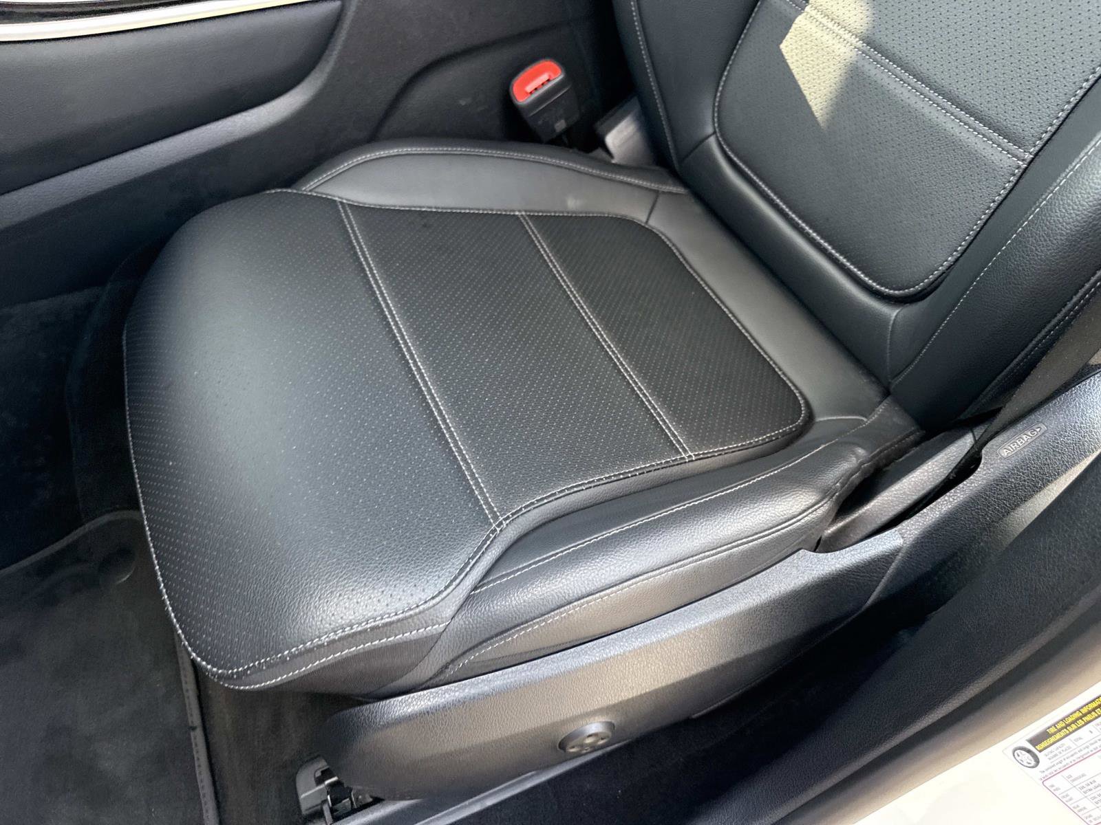 Used 2025 Mercedes-Benz GLC 300 image 22