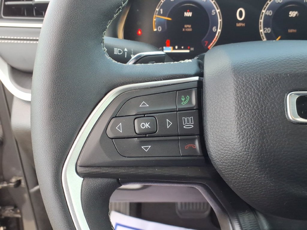 Used 2024 Jeep Grand Cherokee Altitude AWD/4WD image 20