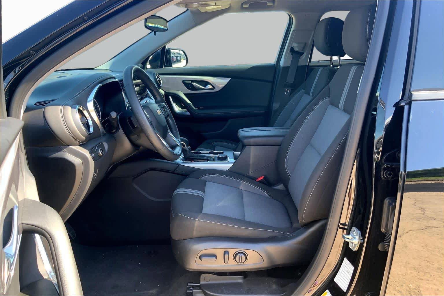 Used 2025 Chevrolet Blazer LT AWD/4WD image 8