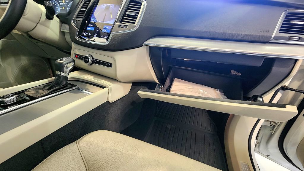 Used 2021 Volvo XC90 T5 Momentum w/ Climate Package AWD/4WD image 66