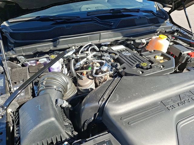 Used 2025 RAM 5500 4x4 Crew Cab image 28