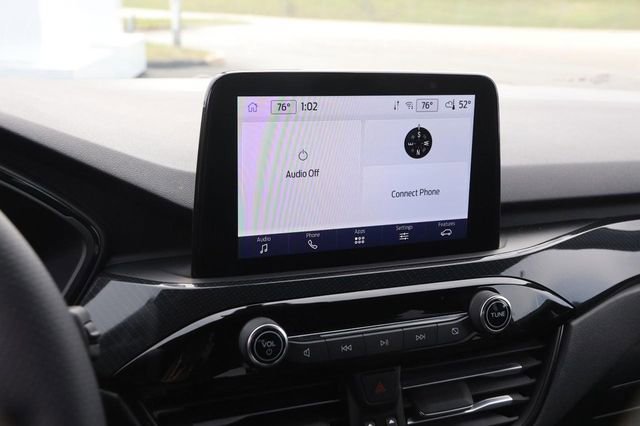 Used 2024 Ford Escape ST-Line w/ Cold Weather Package image 16