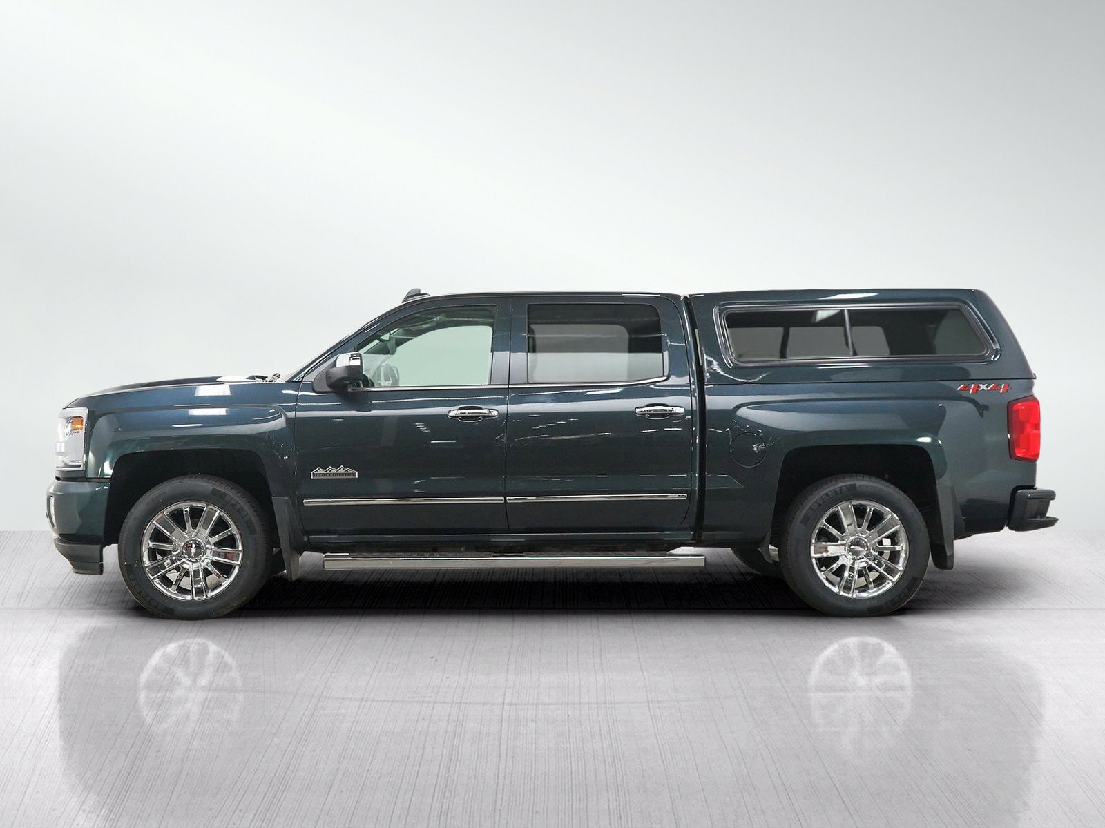 Used 2018 Chevrolet Silverado 1500 High Country AWD/4WD image 2