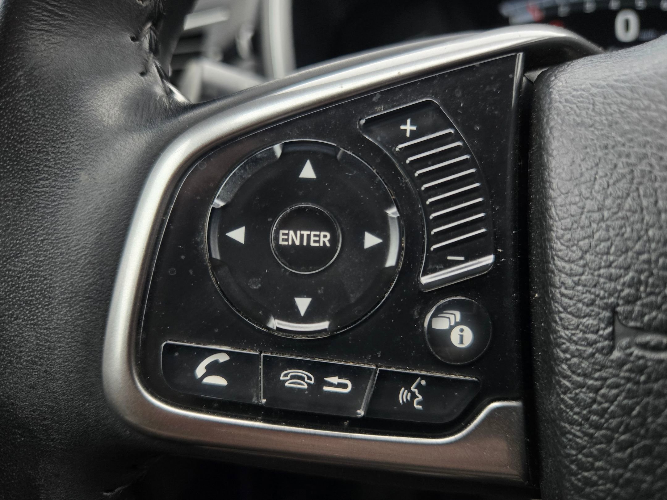 Used 2018 Honda CR-V Touring image 24