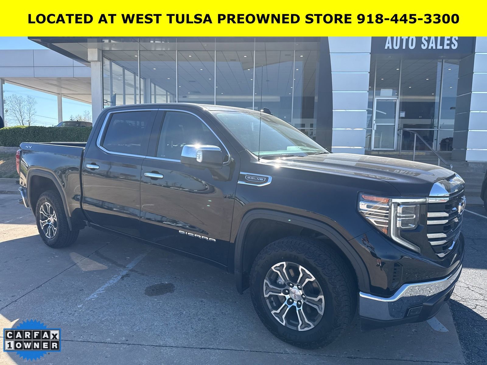 Used 2025 GMC Sierra 1500 SLT image 1