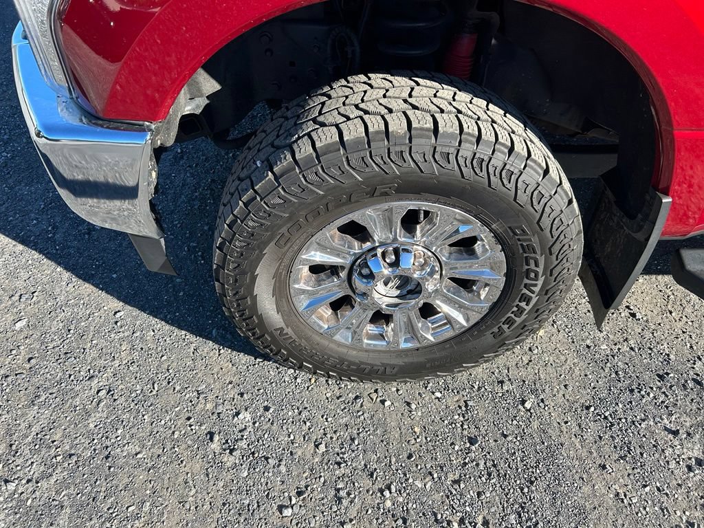 Used 2017 Ford F250 XLT w/ XLT Premium Package AWD/4WD image 3