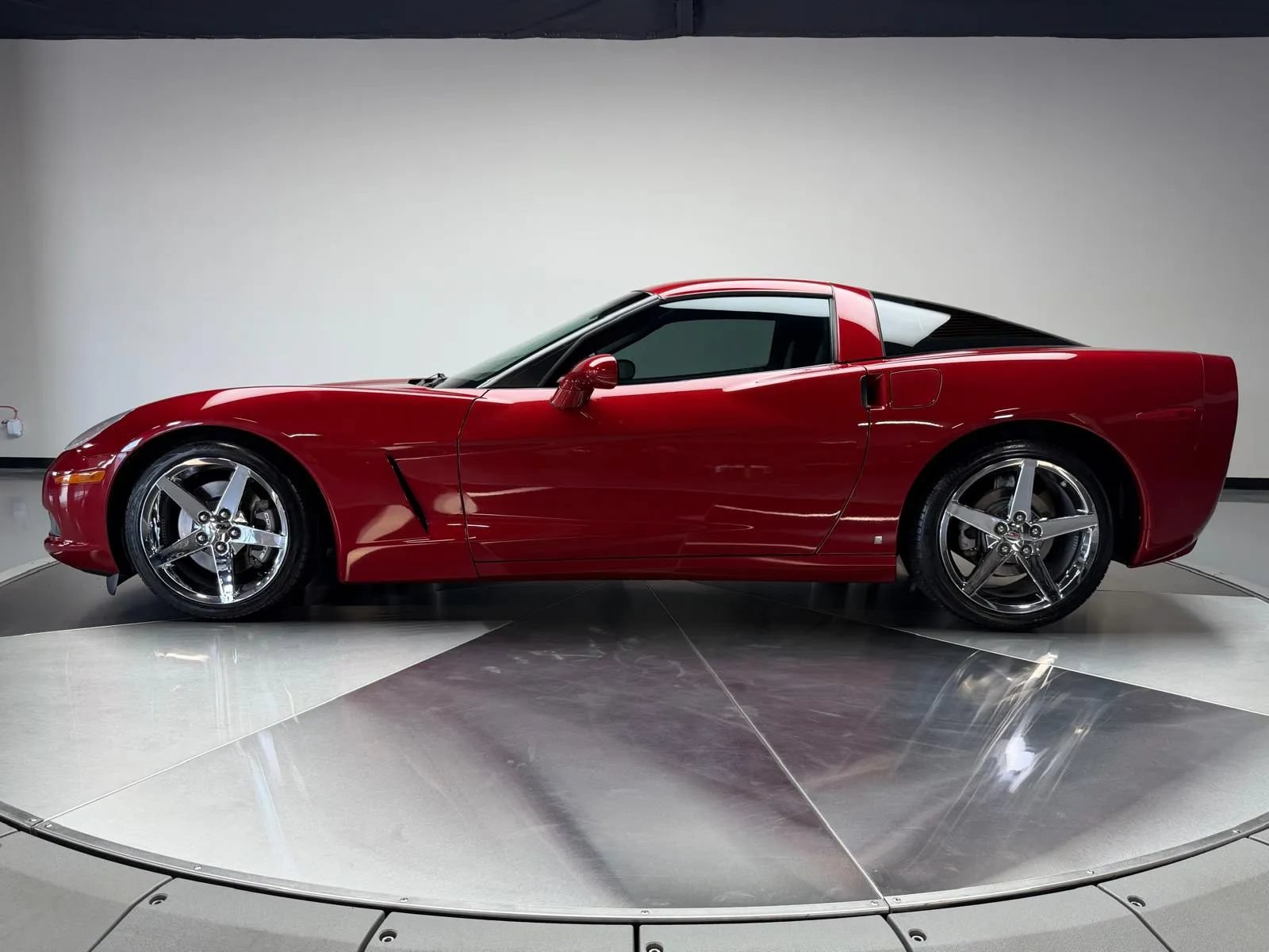 Used 2008 Chevrolet Corvette Coupe w/ Preferred Equipment Group RWD image 4