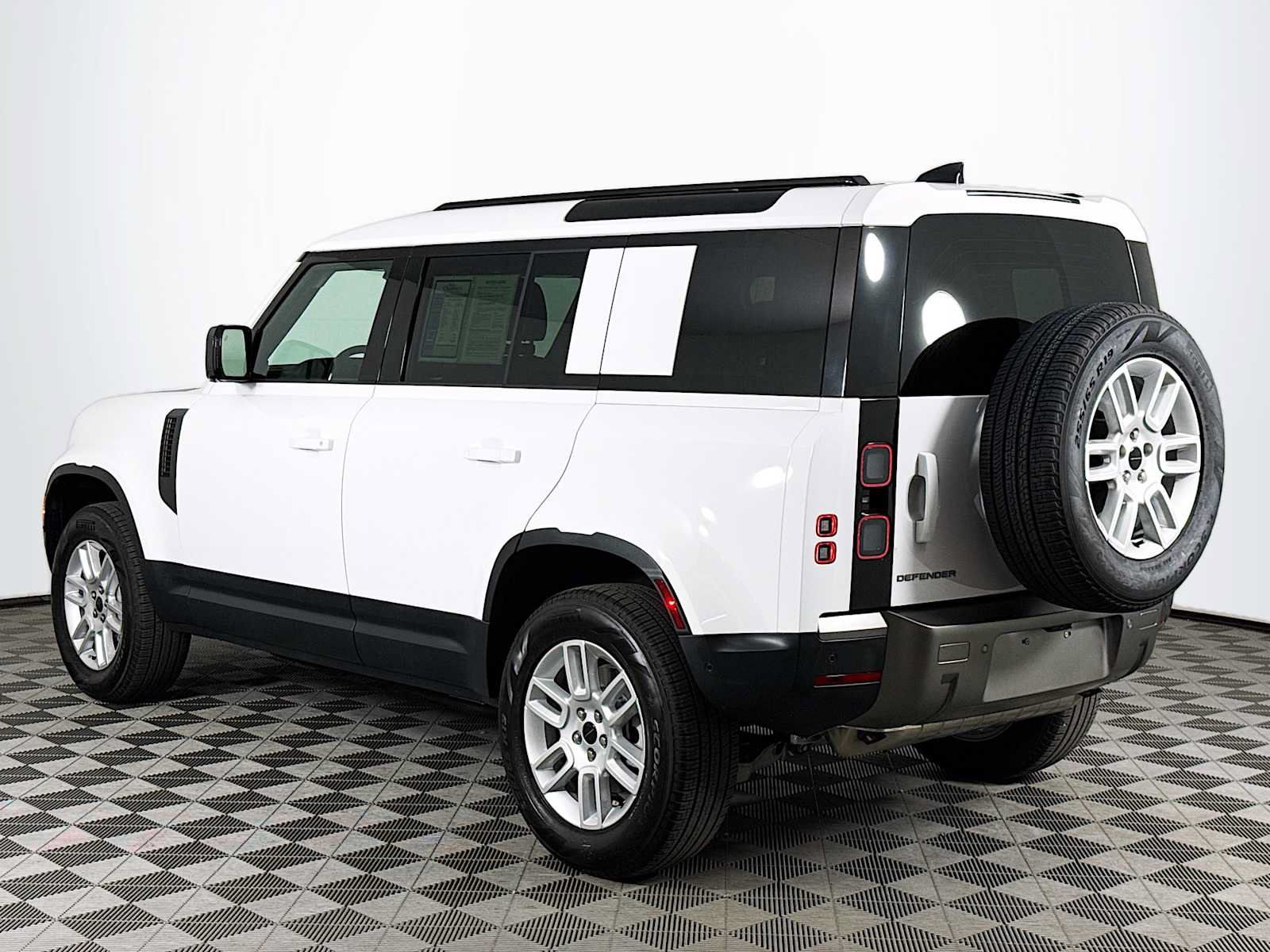 Used 2026 Land Rover Defender 110 S AWD/4WD image 7