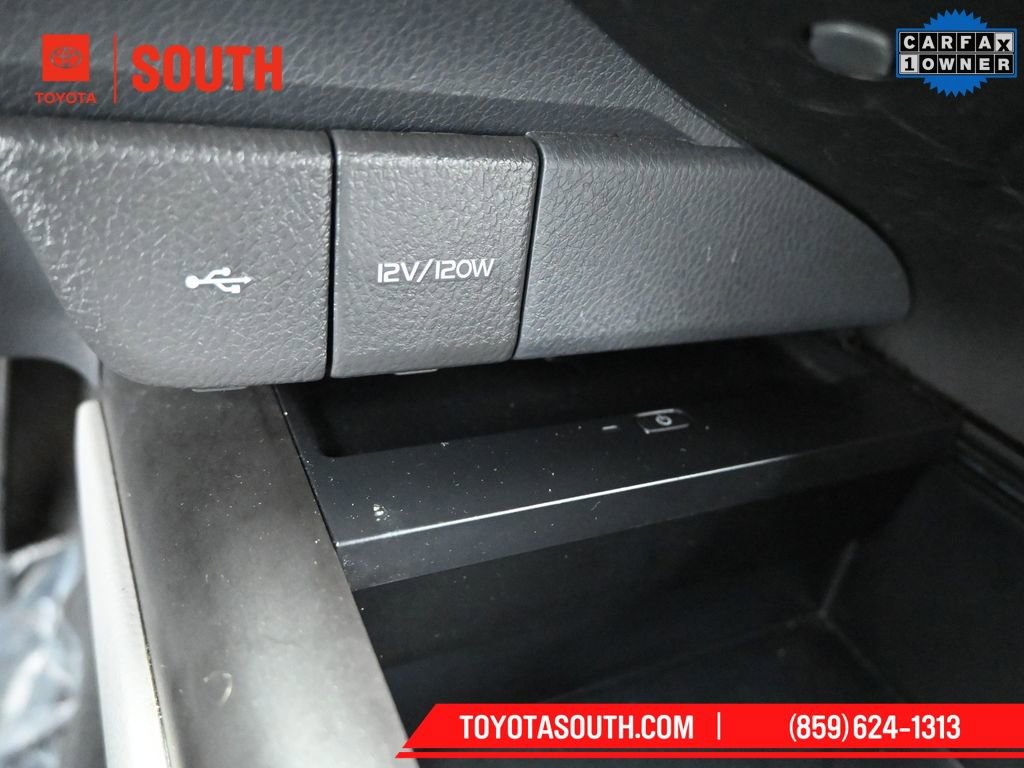 Used 2023 Toyota Camry XLE image 29