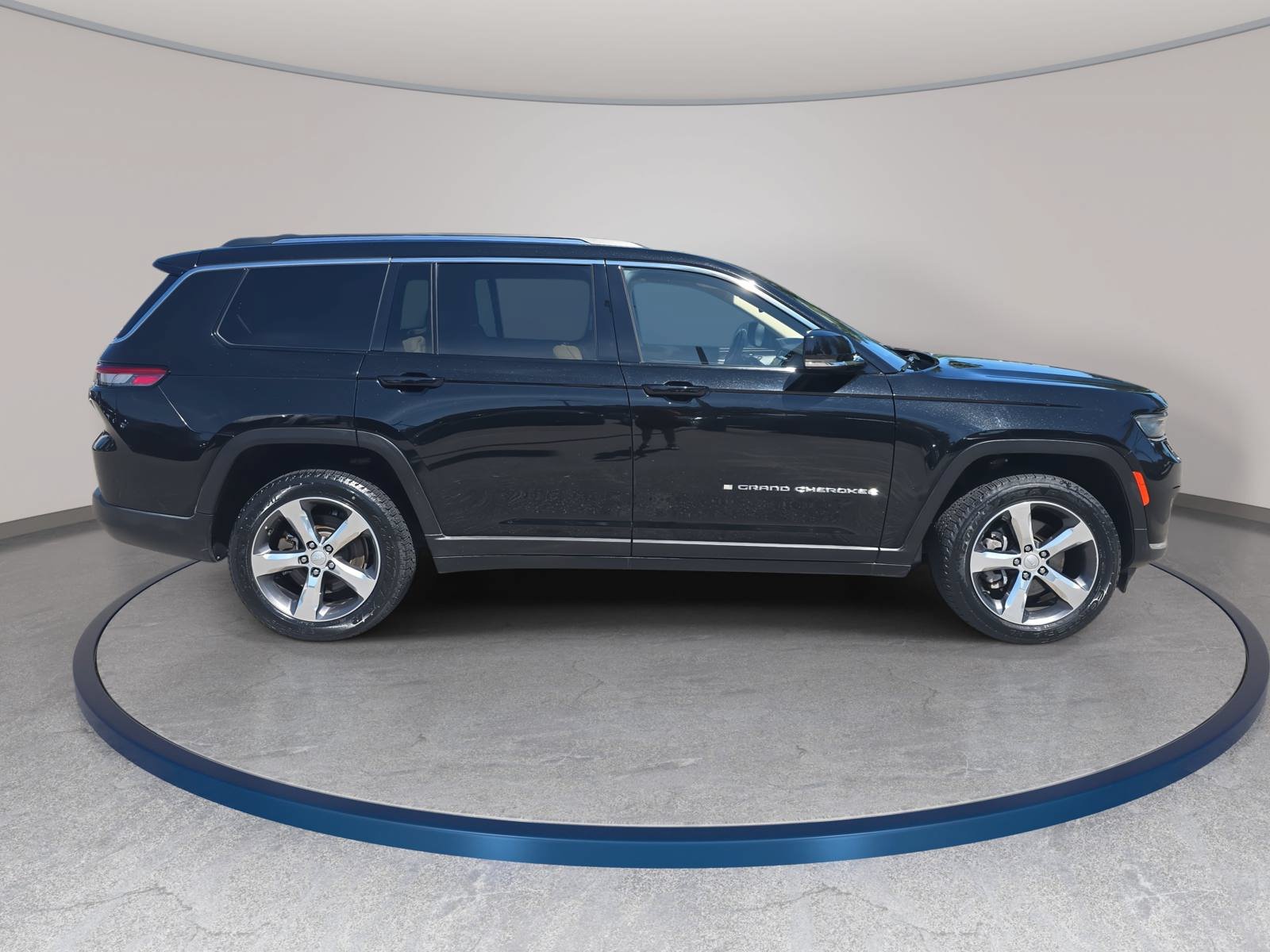 Used 2021 Jeep Grand Cherokee L Limited RWD image 4