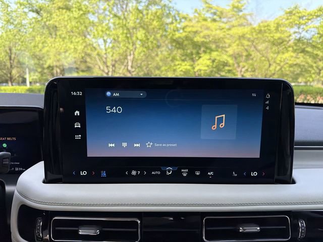 New 2026 Lincoln Aviator Reserve AWD/4WD image 16