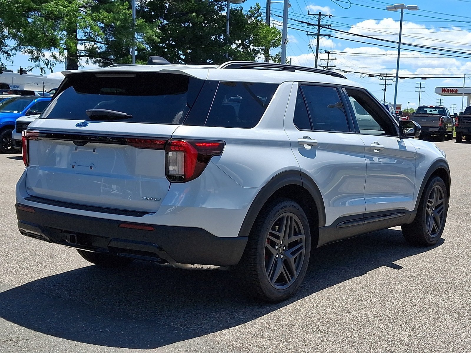 New 2026 Ford Explorer ST-Line w/ ST-Line Street Pack AWD/4WD image 6