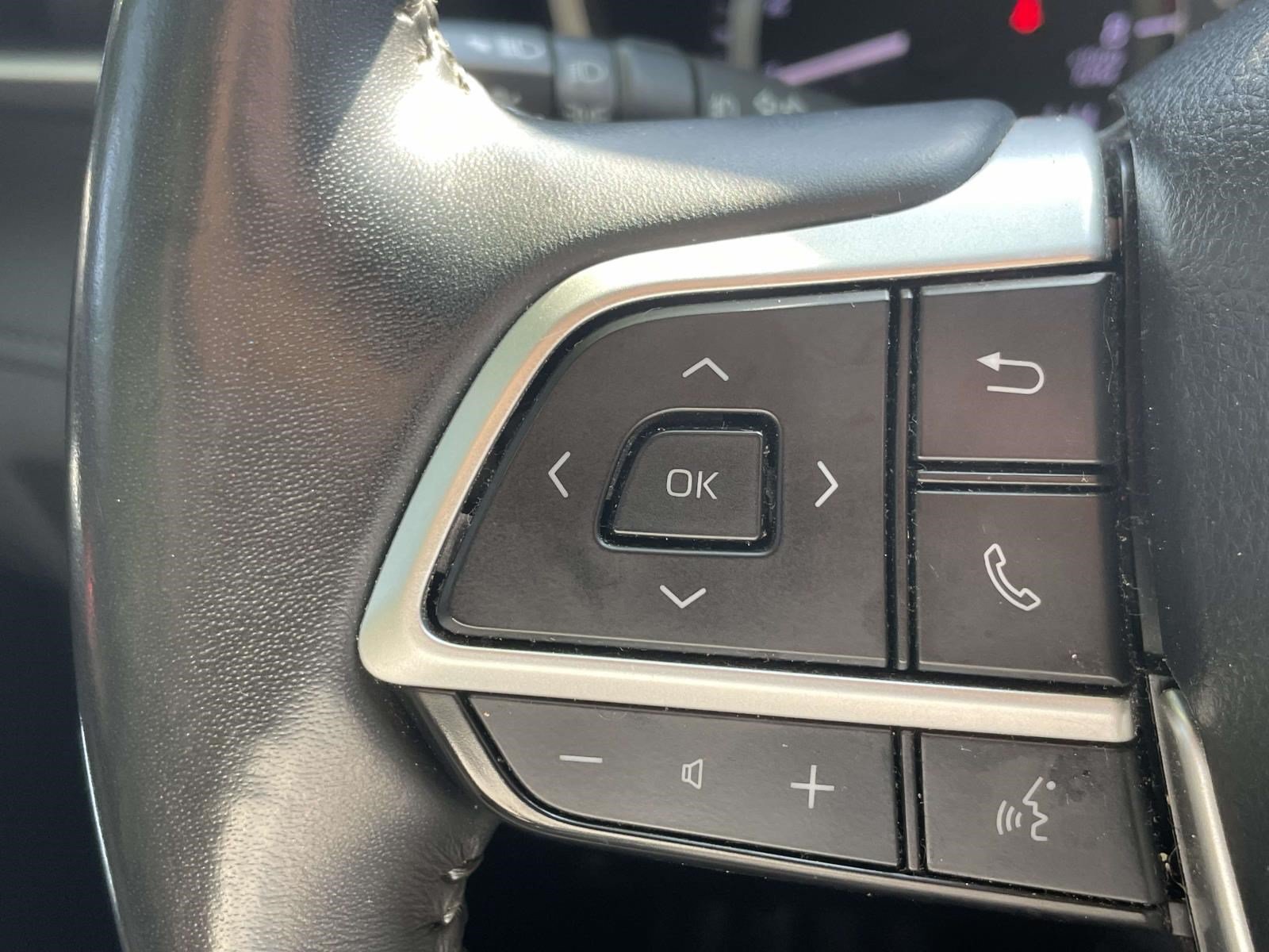 Used 2023 Toyota Highlander XSE AWD/4WD image 28