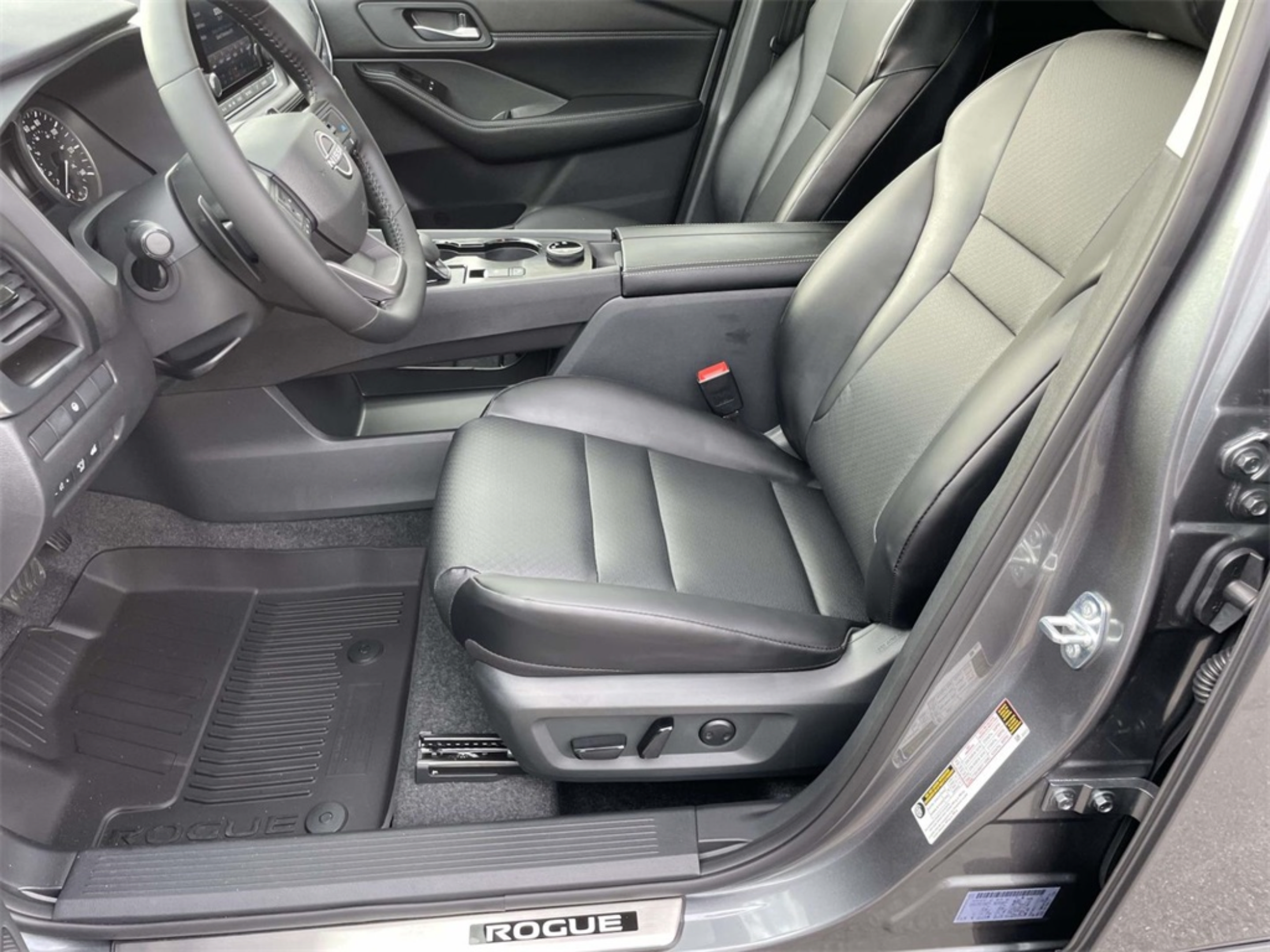 New 2026 Nissan Rogue Dark Armor AWD/4WD image 25
