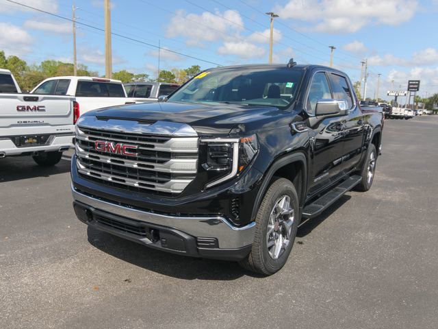 New 2026 GMC Sierra 1500 SLE image 3