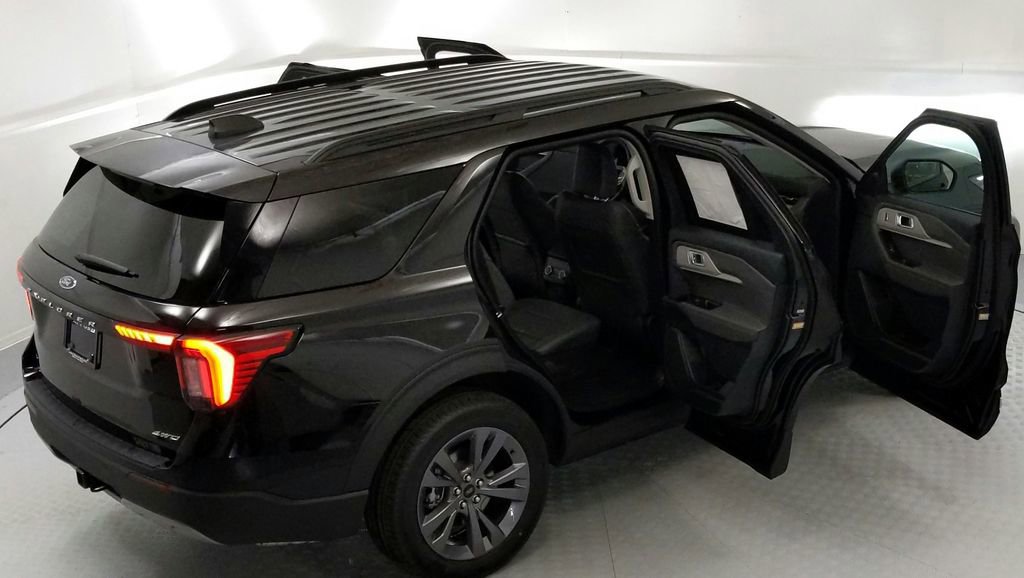 New 2025 Ford Explorer Active w/ Active Comfort Package image 22