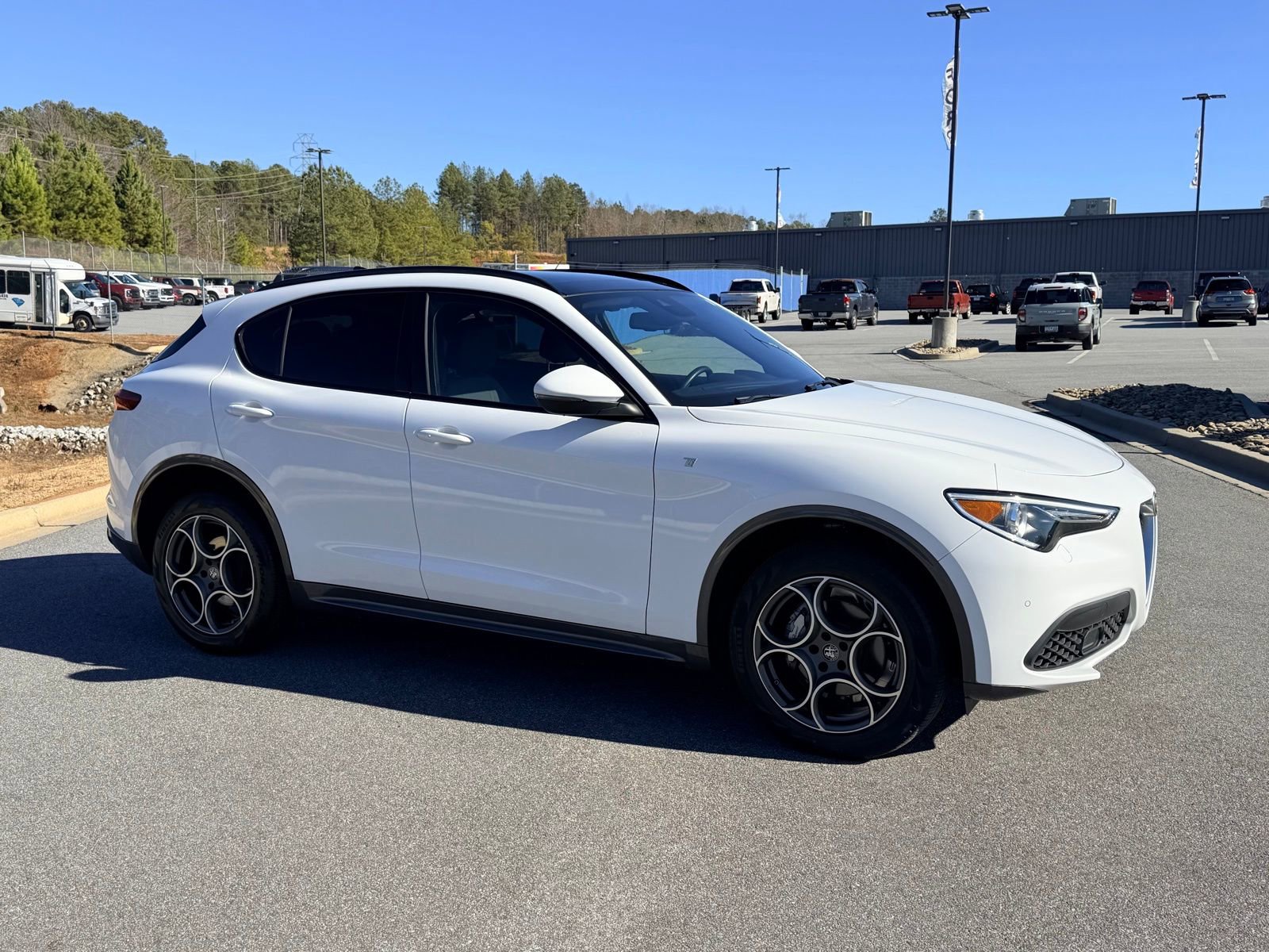 Used 2022 Alfa Romeo Stelvio Ti w/ Active Assist Plus Package AWD/4WD image 12