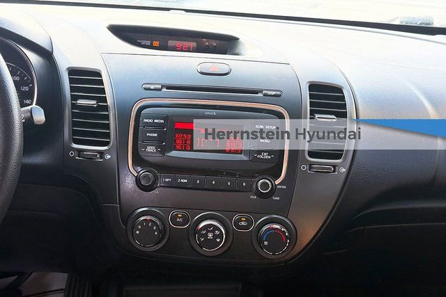 Used 2018 Kia Forte LX image 11