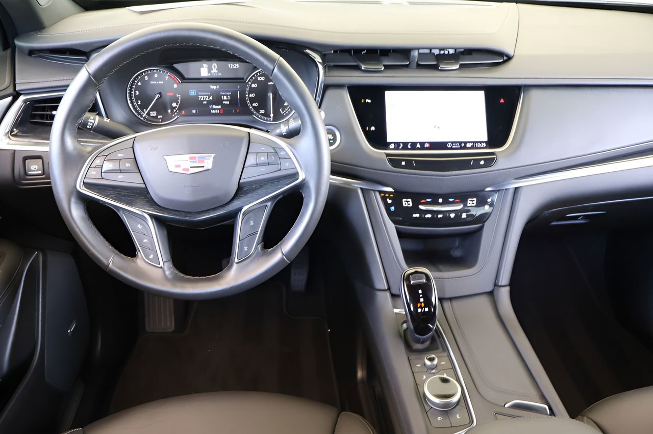 Certified 2023 Cadillac XT5 Premium Luxury FWD image 14