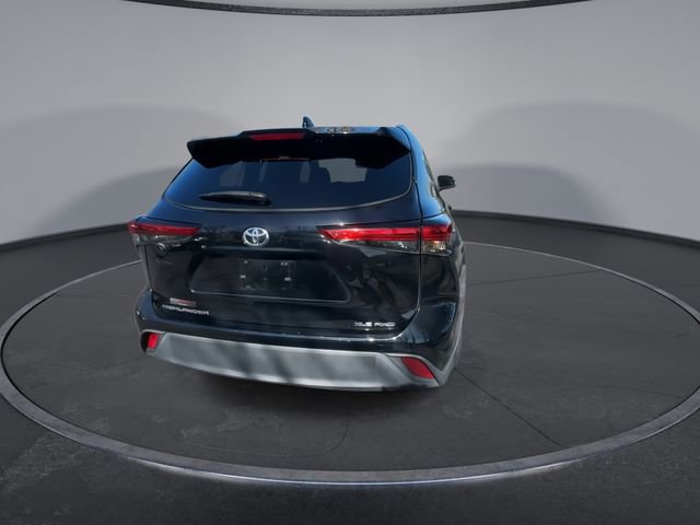 Used 2022 Toyota Highlander XLE image 14