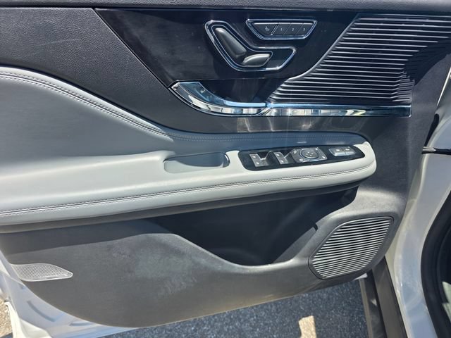 Used 2022 Lincoln Corsair Reserve AWD/4WD image 8