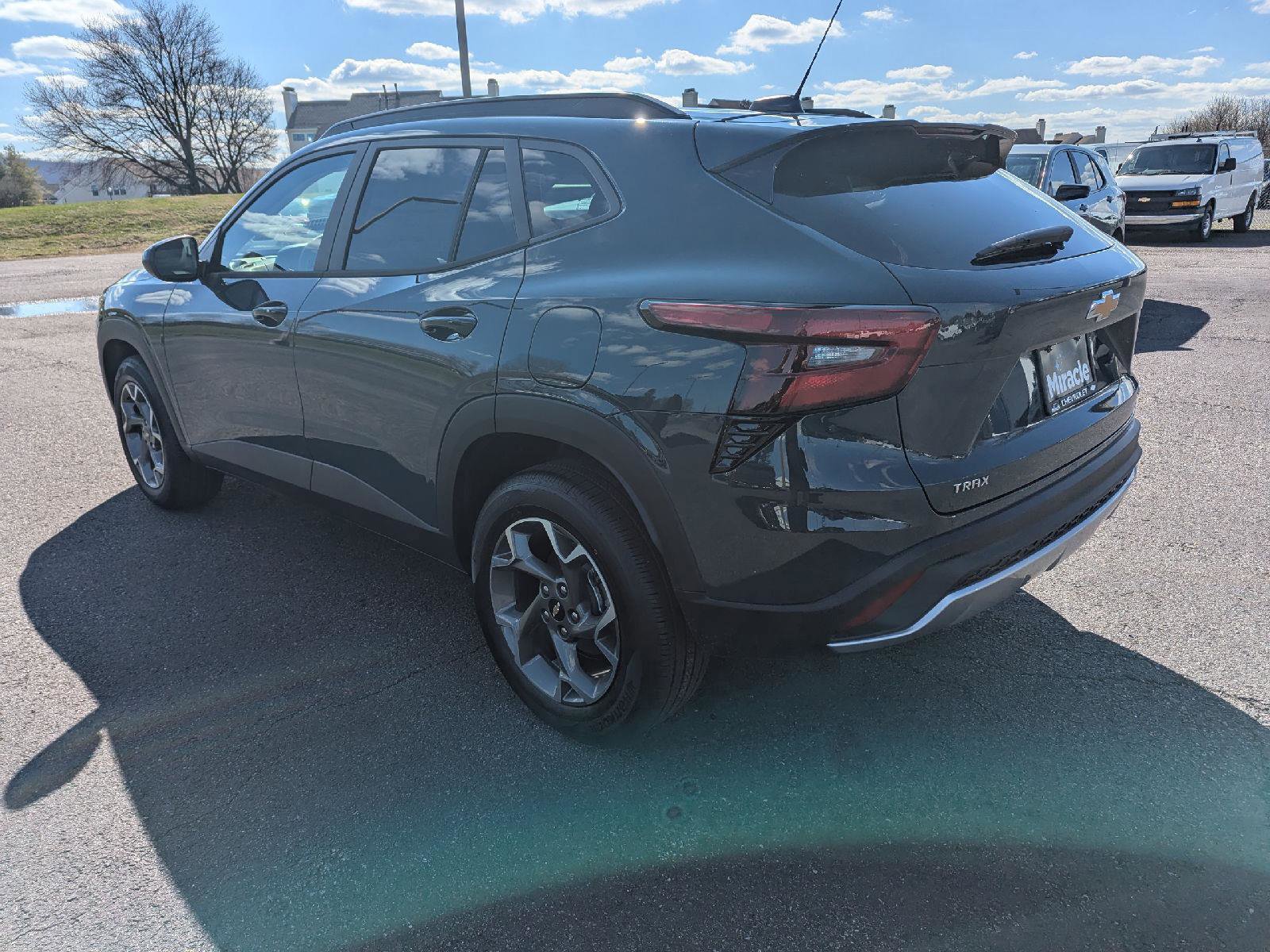 New 2026 Chevrolet Trax LT w/ Sunroof Package image 7