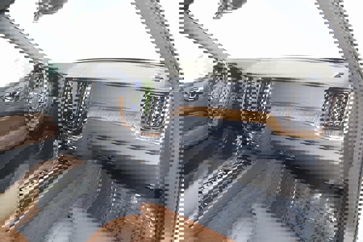 Used 2021 Volvo XC60 T5 Inscription w/ Protection Package Premier image 43