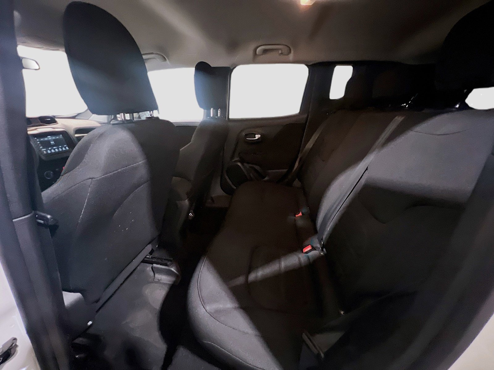 Used 2020 Jeep Renegade Latitude FWD image 13