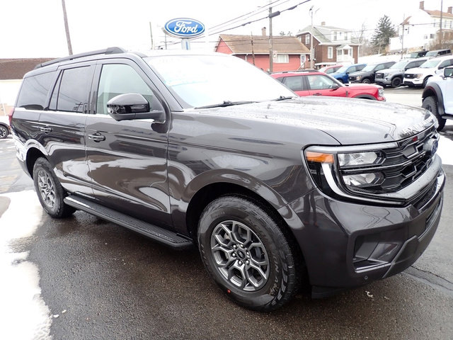 Certified 2025 Ford Expedition Active image 9