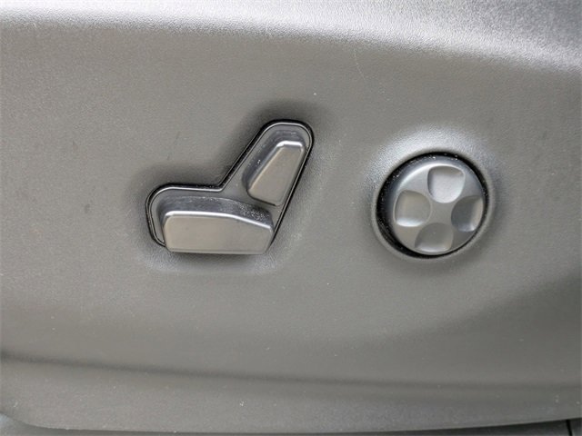 Certified 2024 Chrysler Pacifica Select image 24