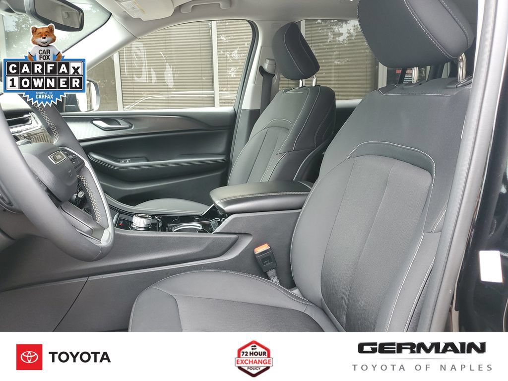 Used 2023 Jeep Grand Cherokee L Laredo RWD image 19