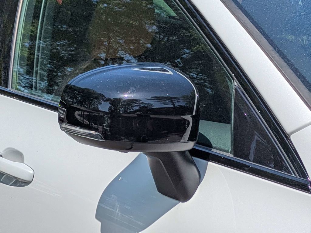 Certified 2023 Volvo XC60 B5 Ultimate w/ Protection Package Premier FWD image 10