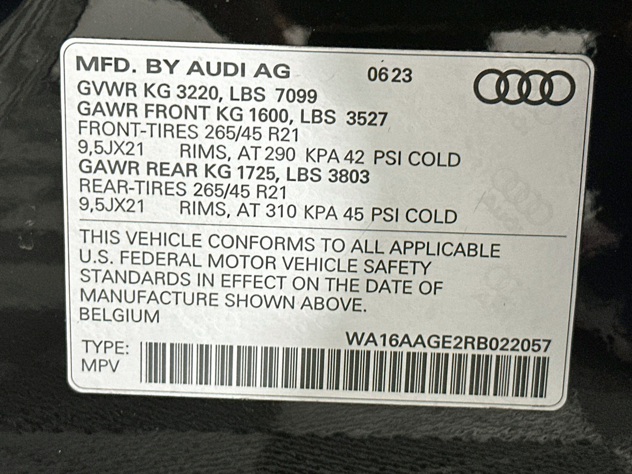 Used 2024 Audi Q8 e-tron Prestige w/ Prestige Package AWD/4WD image 37