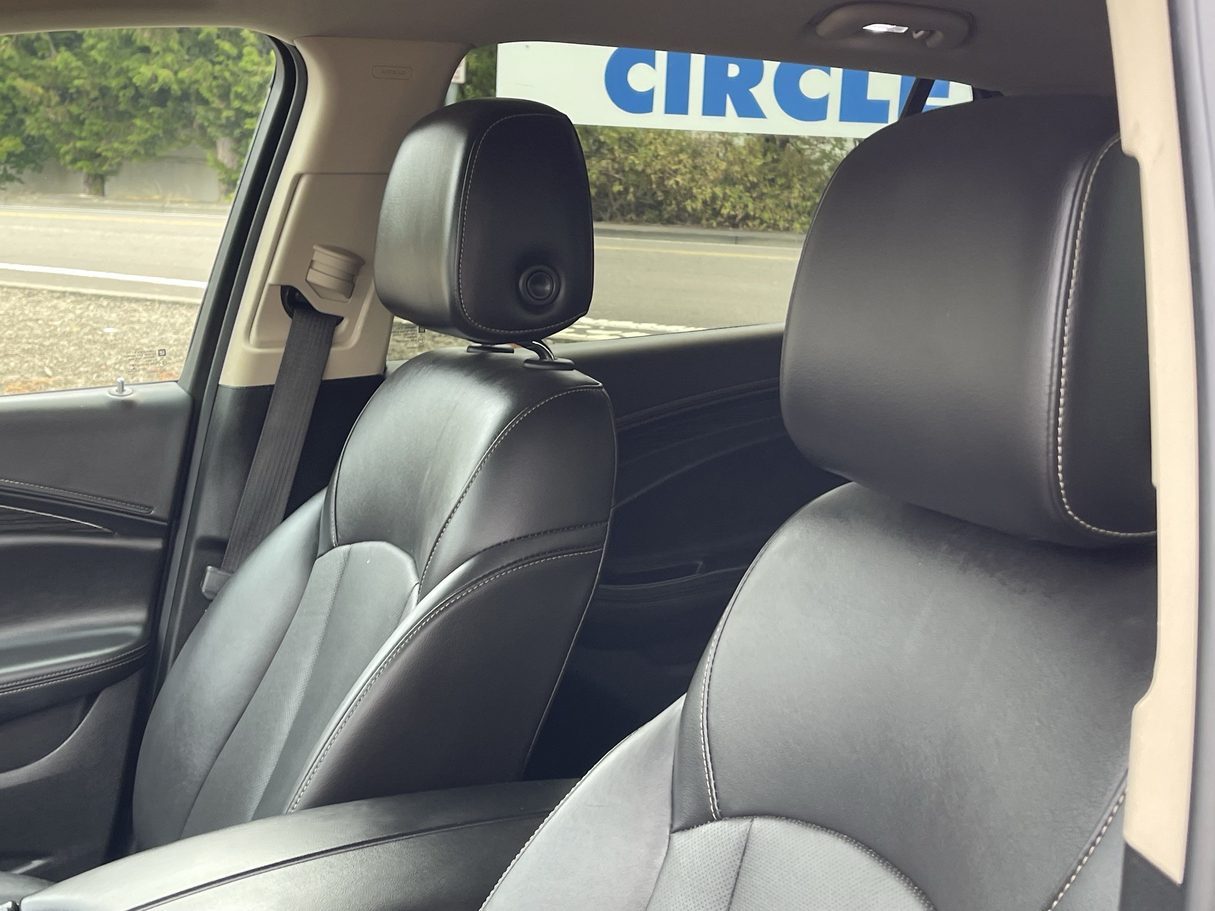 Used 2017 Buick Envision Essence AWD/4WD image 19