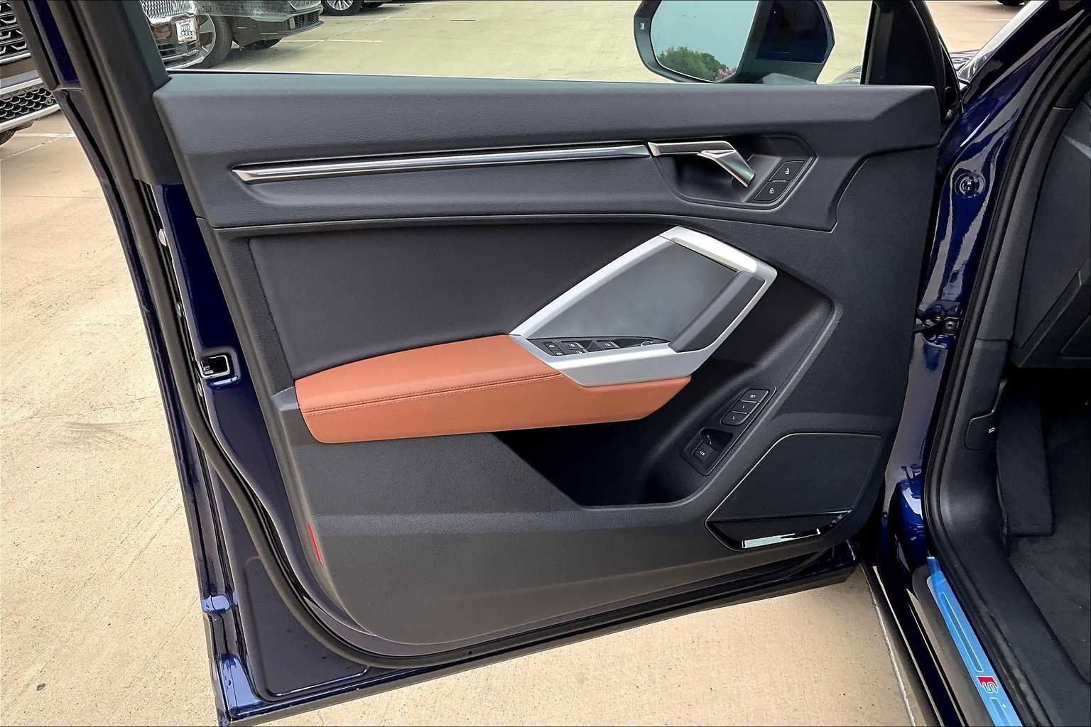 Used 2025 Audi Q3 2.0T Premium Plus w/ Premium Plus Package AWD/4WD image 10