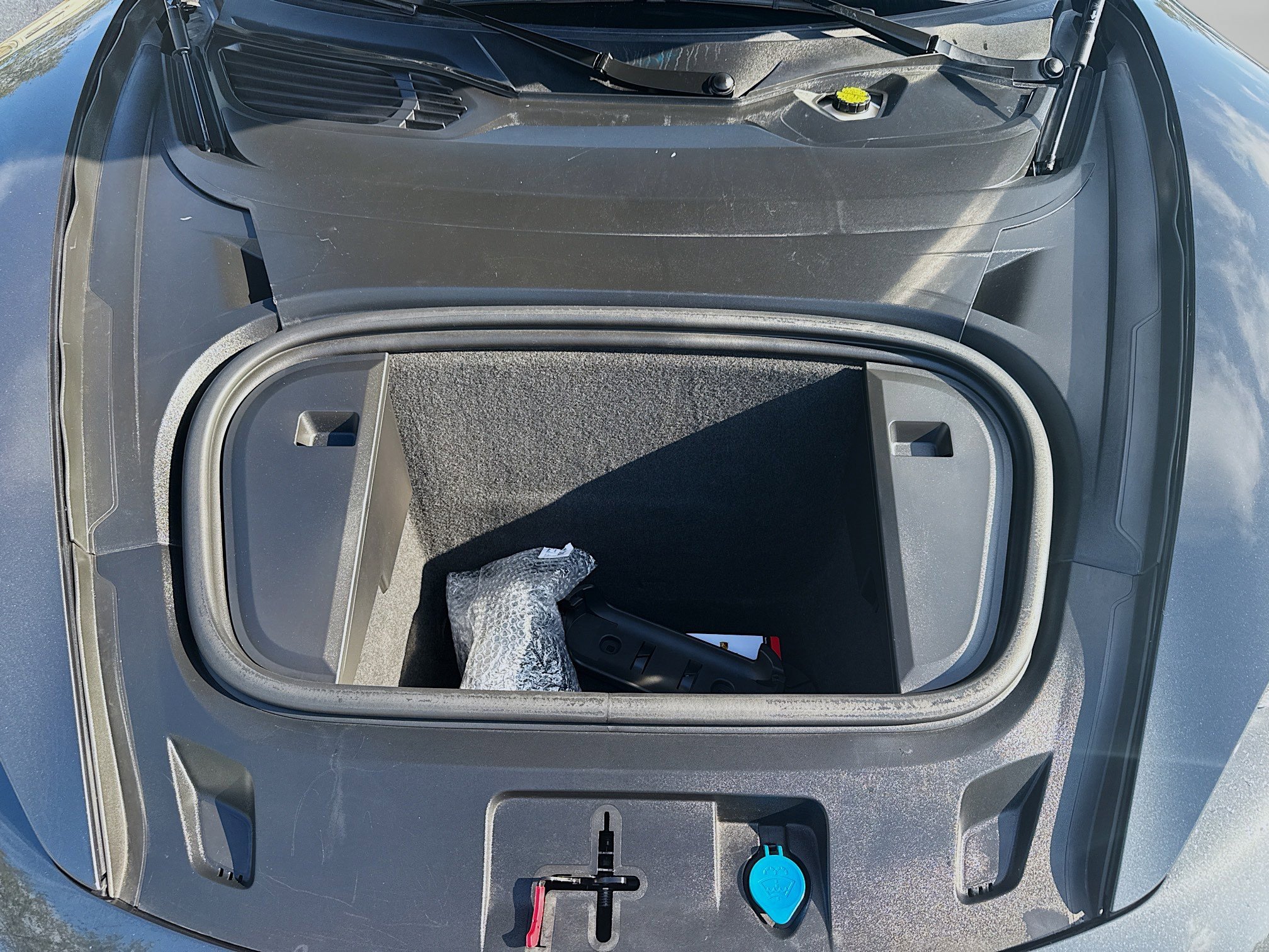 Used 2023 Porsche Taycan w/ Premium Package image 36